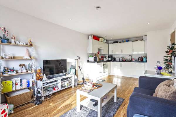 Flat Elmira Way in Salford