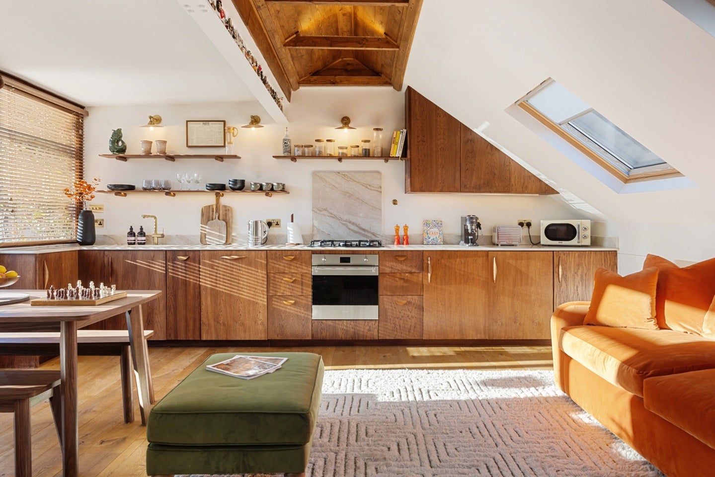 Flat Sandringham Road in Greater London