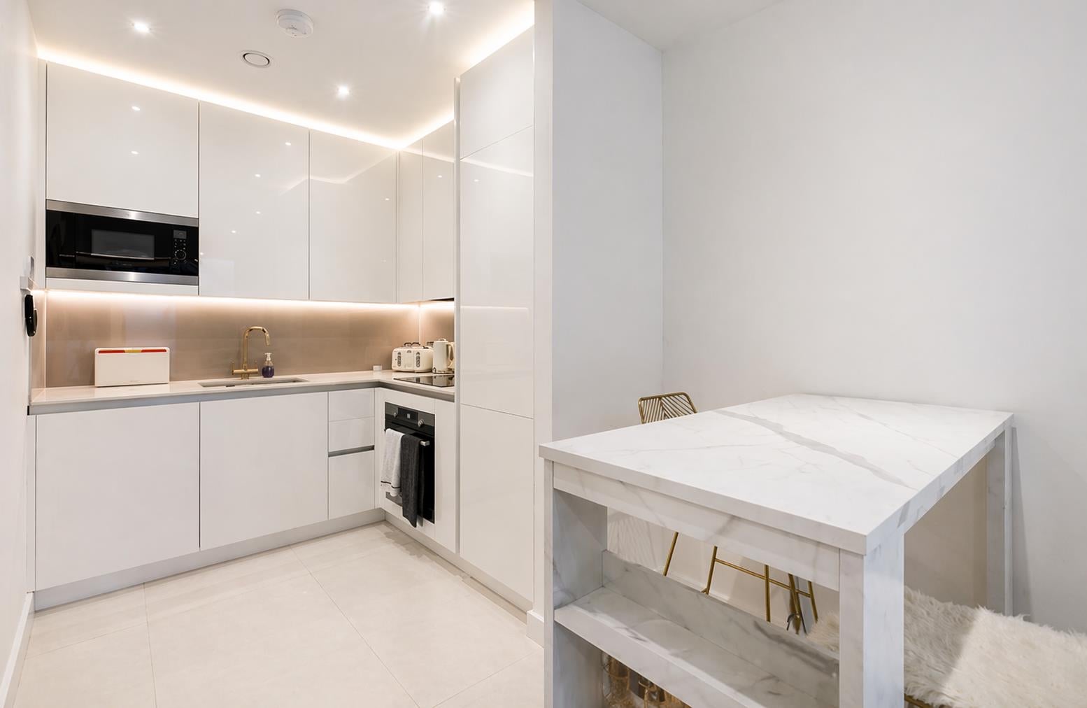Flat Longford Street in Greater London