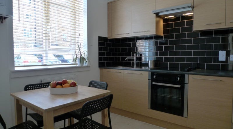 Room Kelmscott Gardens in Greater London