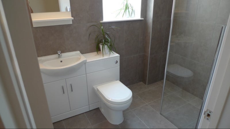 Room Kelmscott Gardens in Greater London