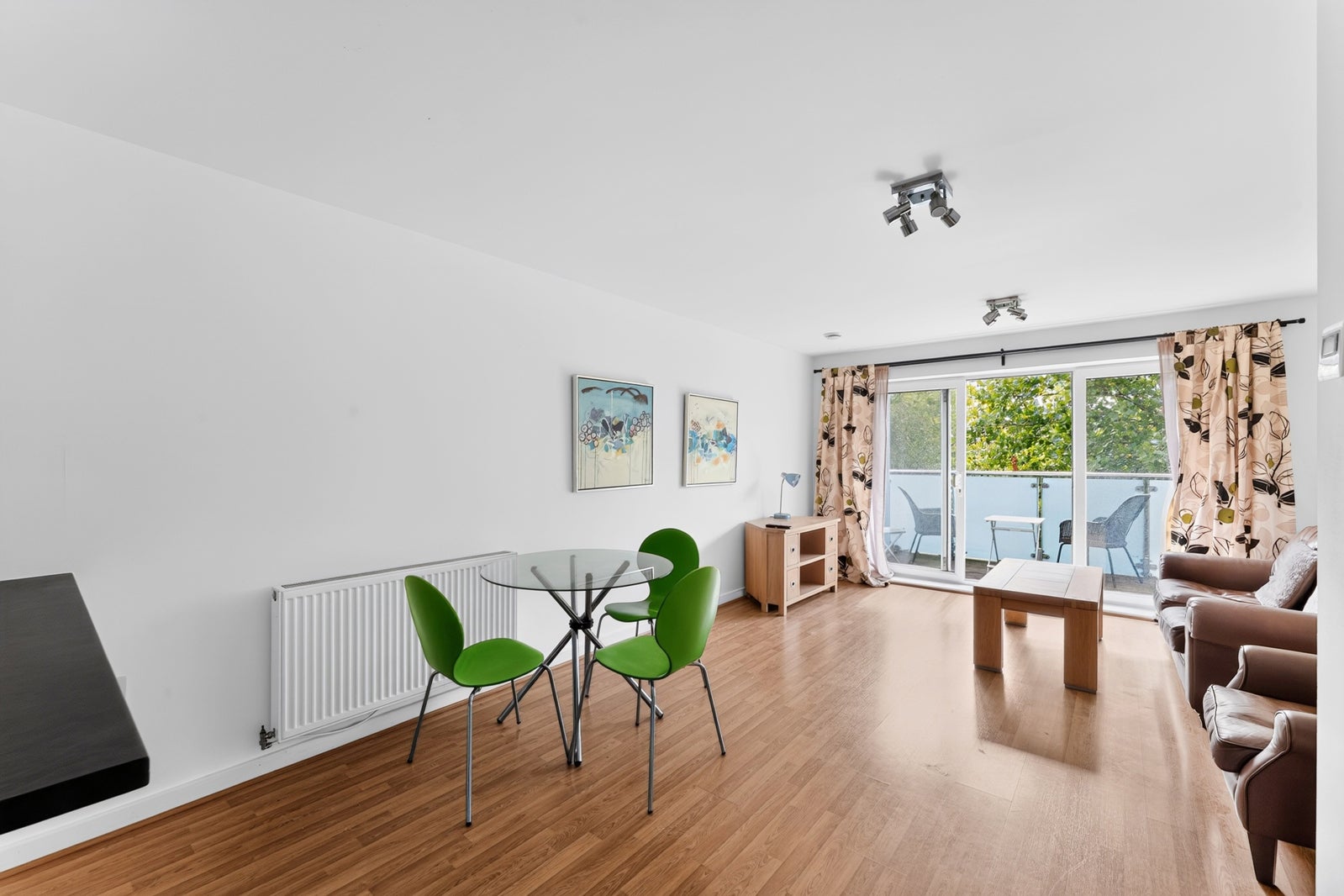 Flat Burdett Road in Greater London