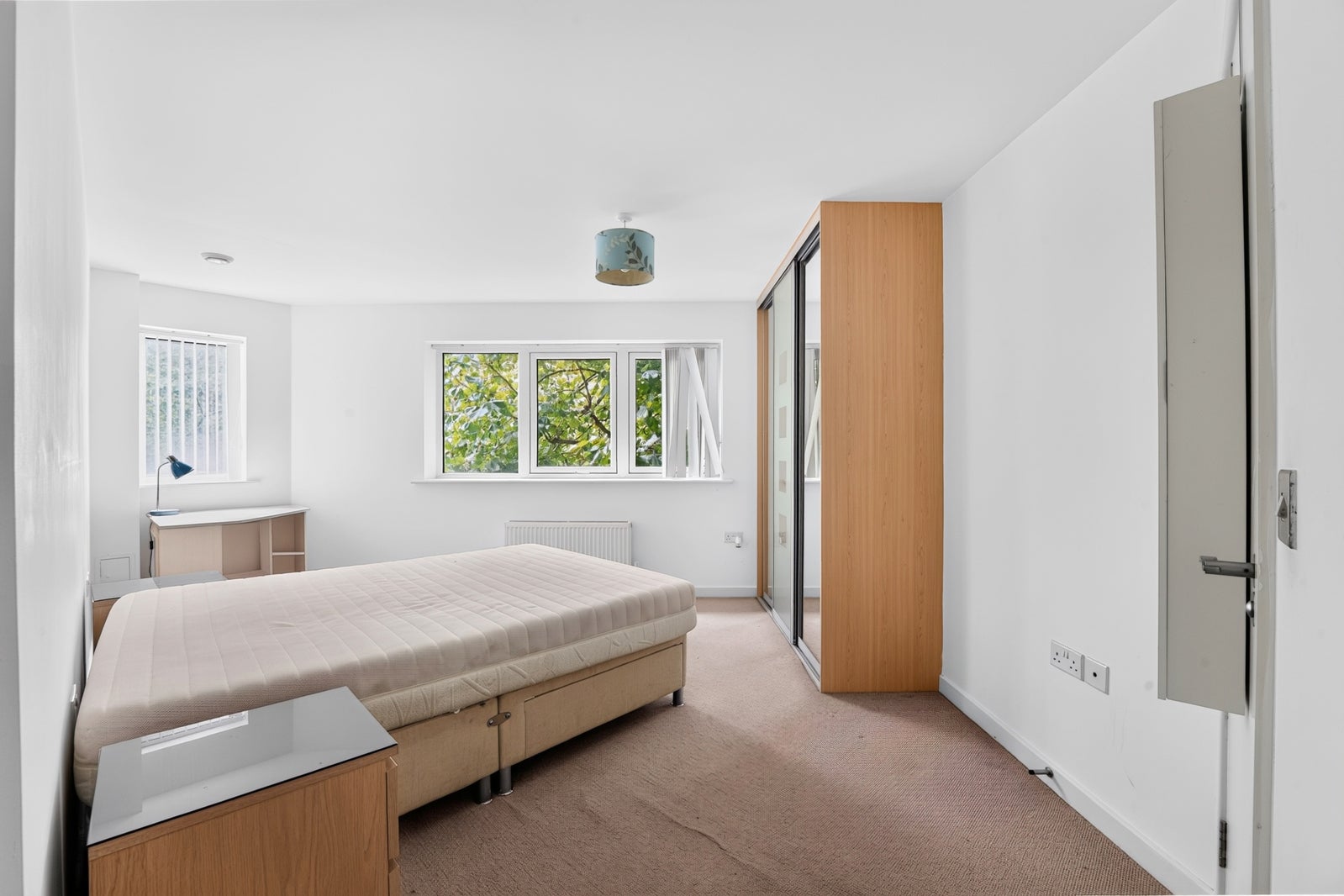Flat Burdett Road in Greater London