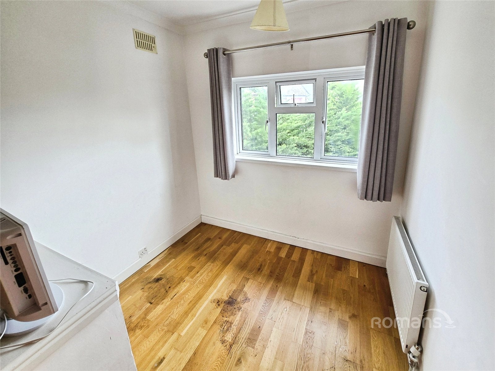 Room Larchwood Drive in Egham