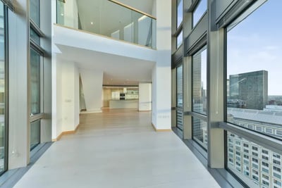 Flat Hertsmere Road in Greater London