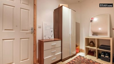 Room Cambridge Heath Road in Greater London