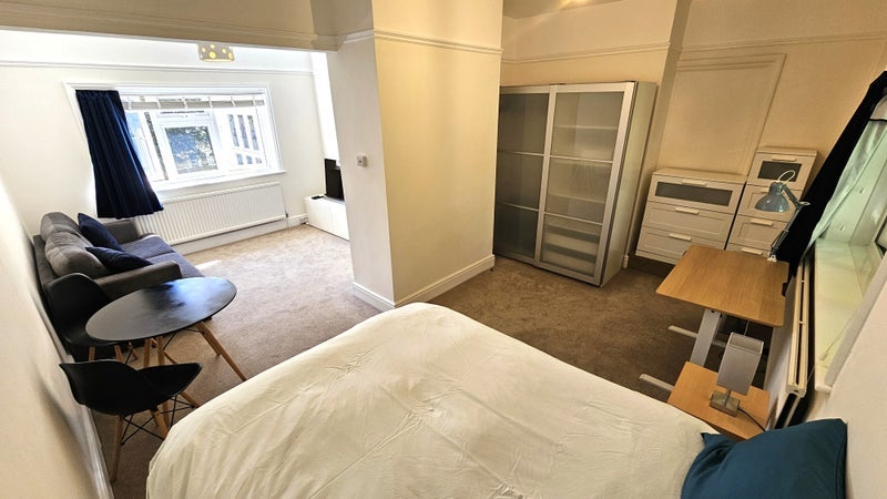 Room Talbot Avenue in Bournemouth