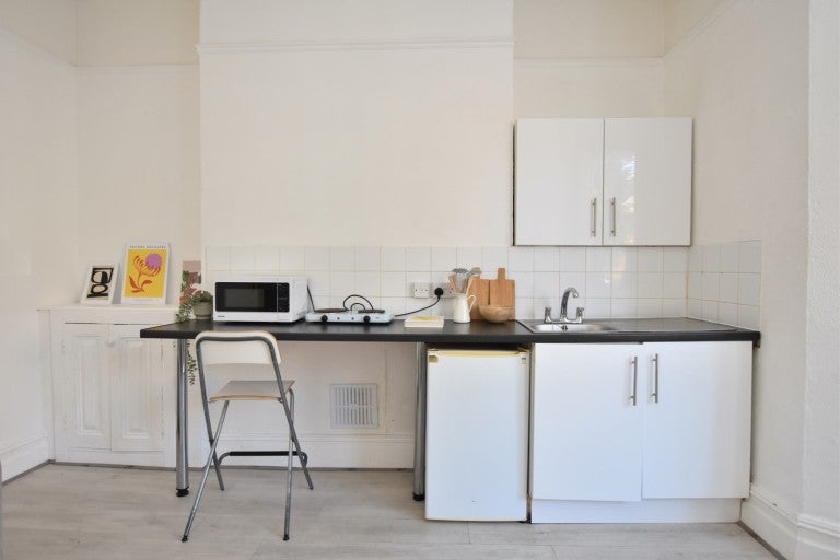 Room Whatley Road in Bristol