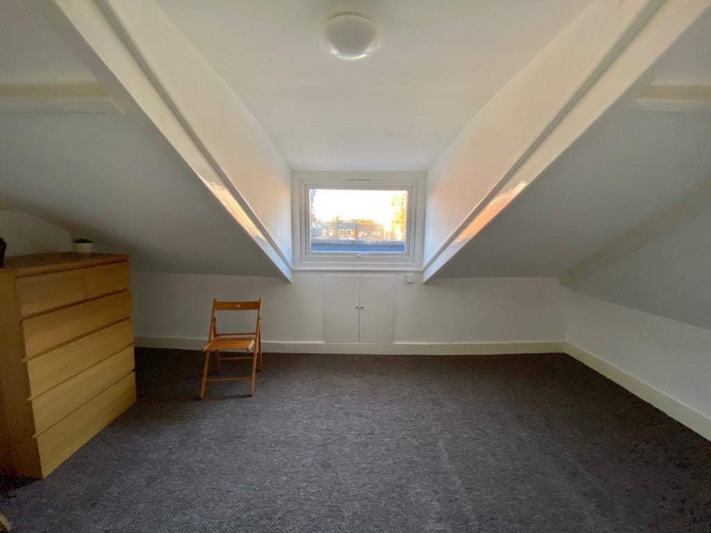 Room Farleigh Road in London