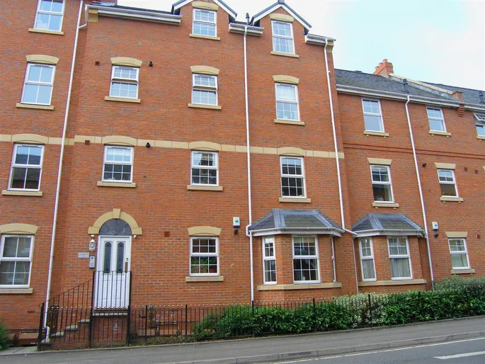 Flat Marlborough Road in Cherwell District