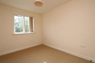 Flat Woodlands Lane in Bradley Stoke
