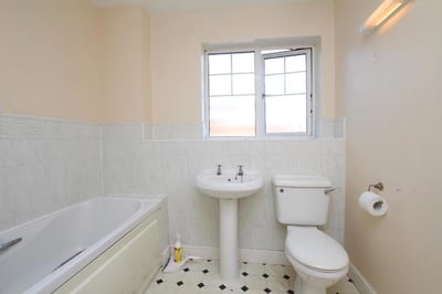 Flat Woodlands Lane in Bradley Stoke