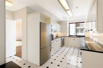 Flat Queensborough Terrace in City of Westminster
