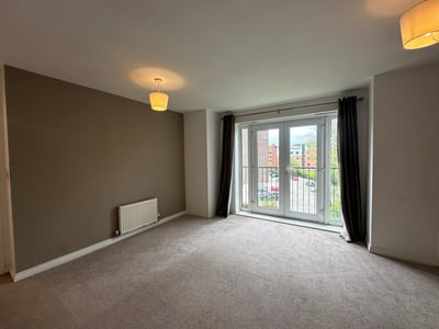Flat Montague Road in Trafford
