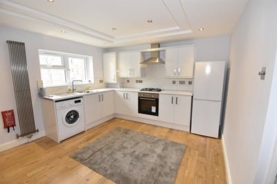Flat Charlton Road in Greater London