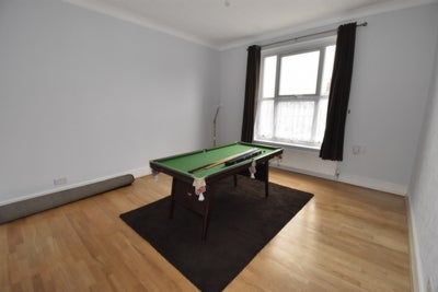 Flat Charlton Road in Greater London