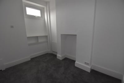 Flat Charlton Road in Greater London