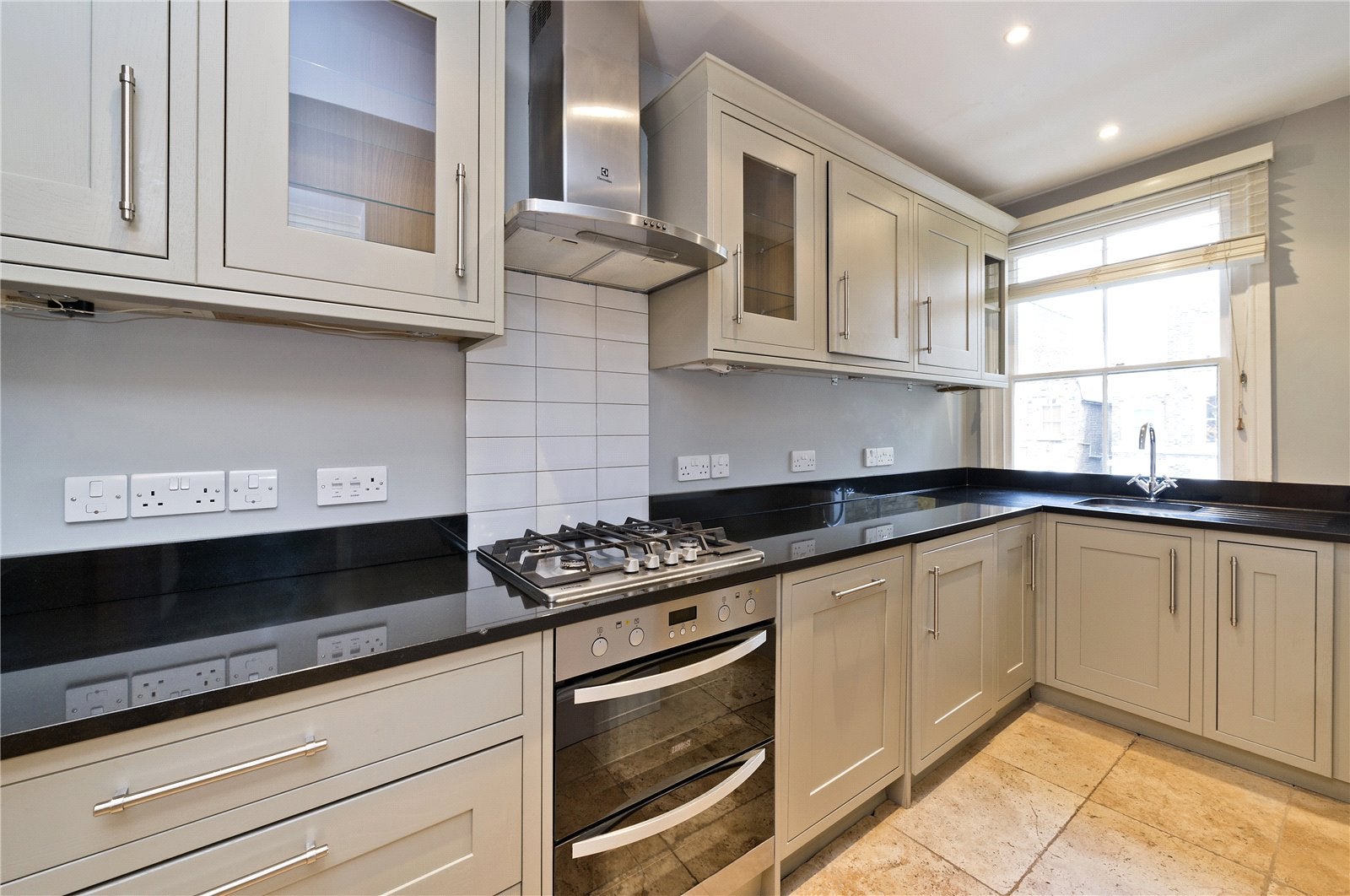 Flat Englefield Road in Greater London