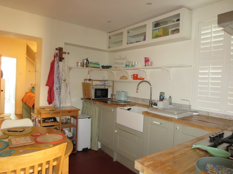 Room Cyfarthfa Street in Cardiff