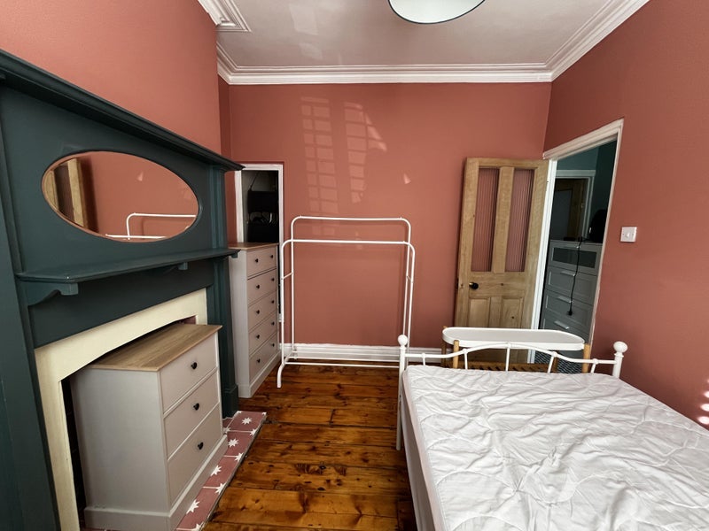 Room Cyfarthfa Street in Cardiff