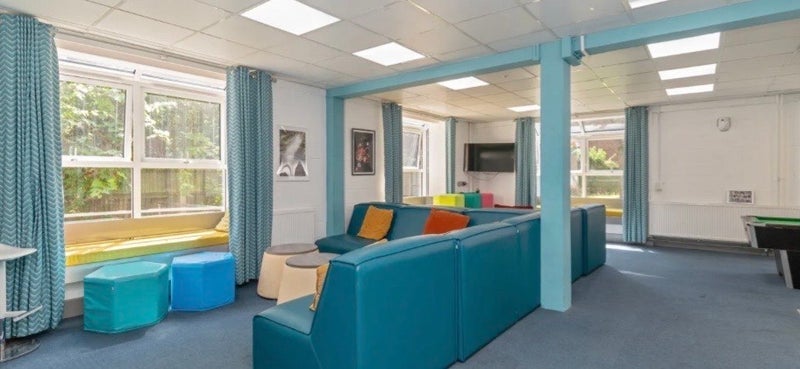 Room Station Road in Greater London