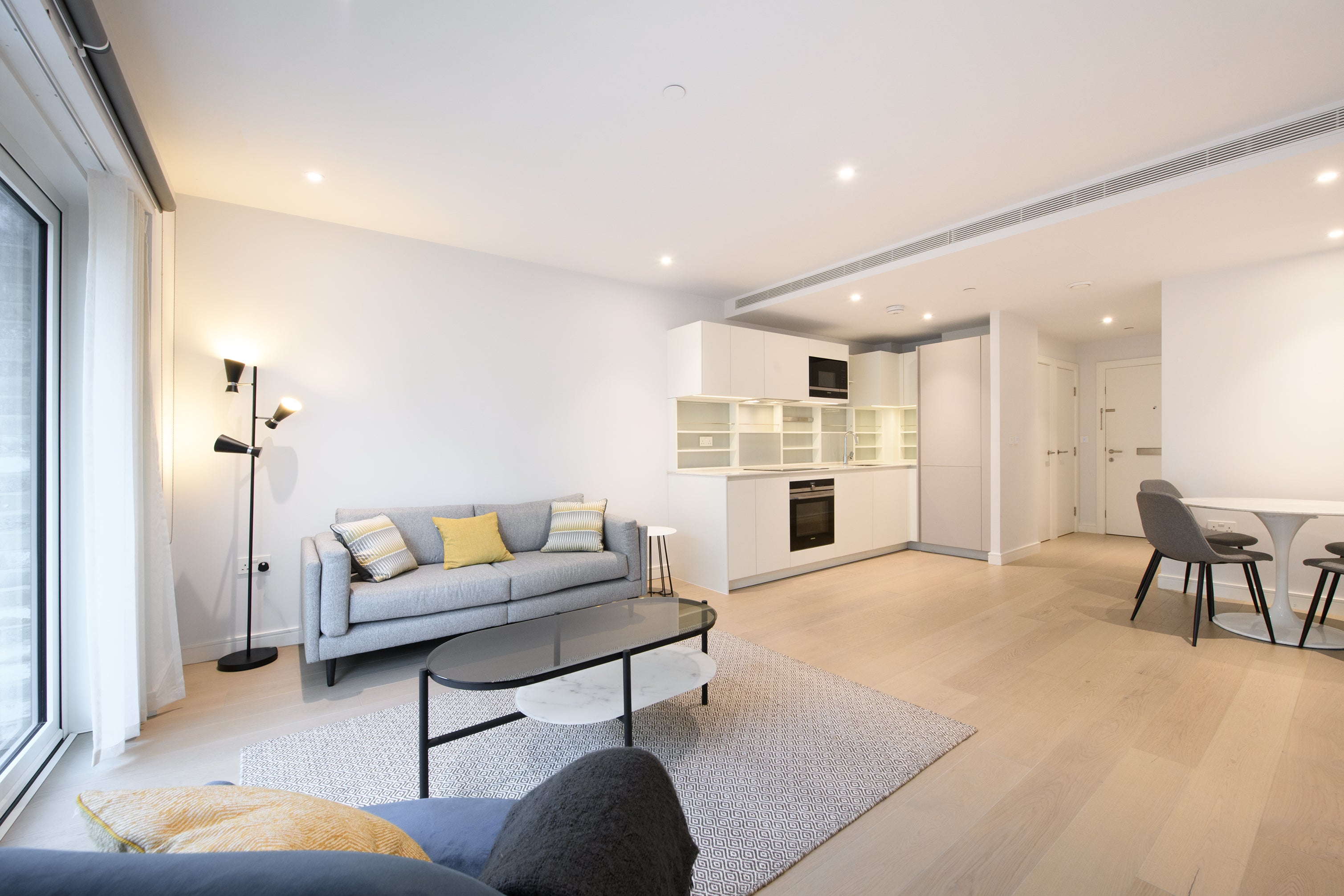 Flat Thurstan Street in Greater London