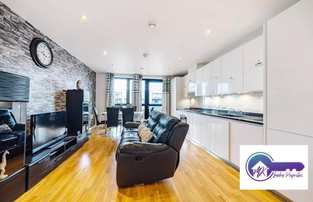 Flat Mirabelle Gardens in Greater London
