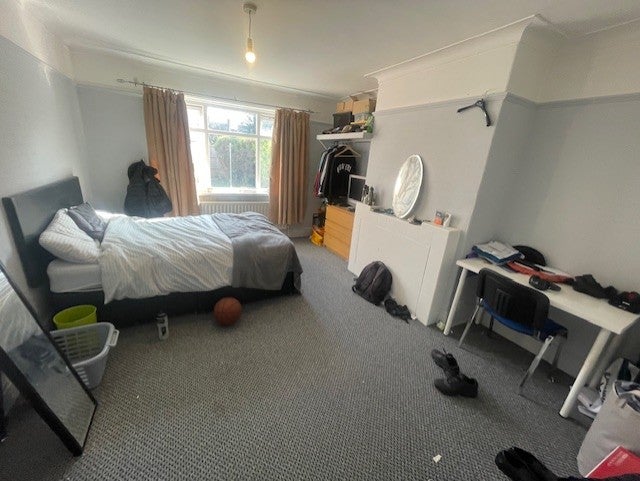 Flat Dennistead Crescent in Leeds