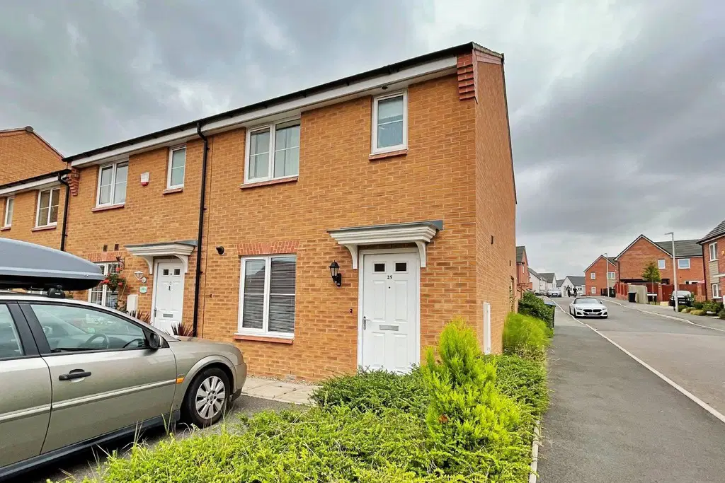 House Butterfield Close in Leicester