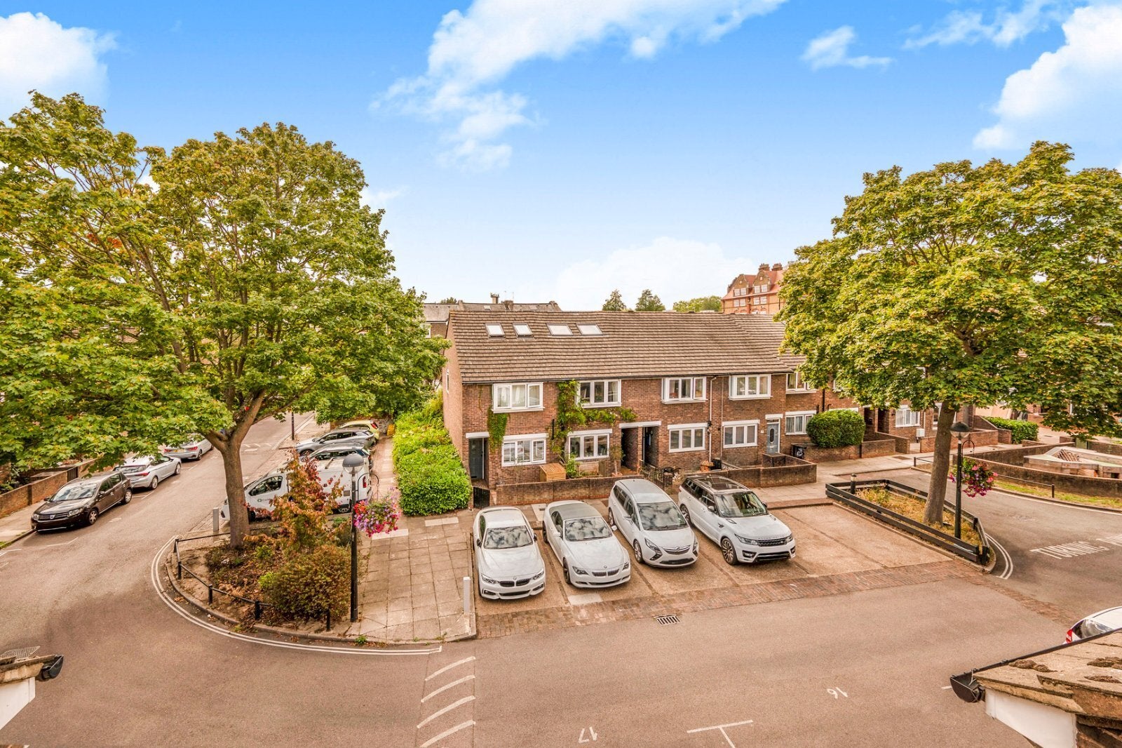 House Woodyard Close in Greater London