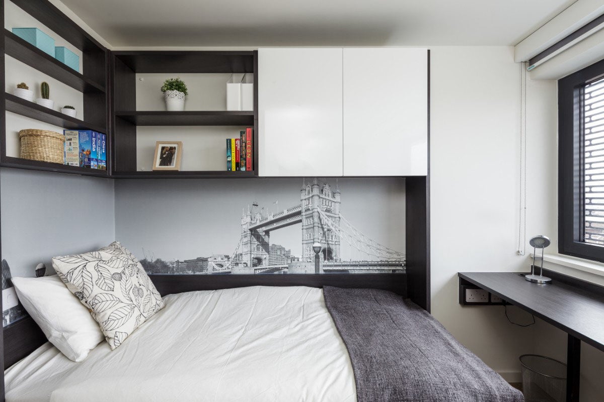 Room Westminster Bridge Road in Greater London