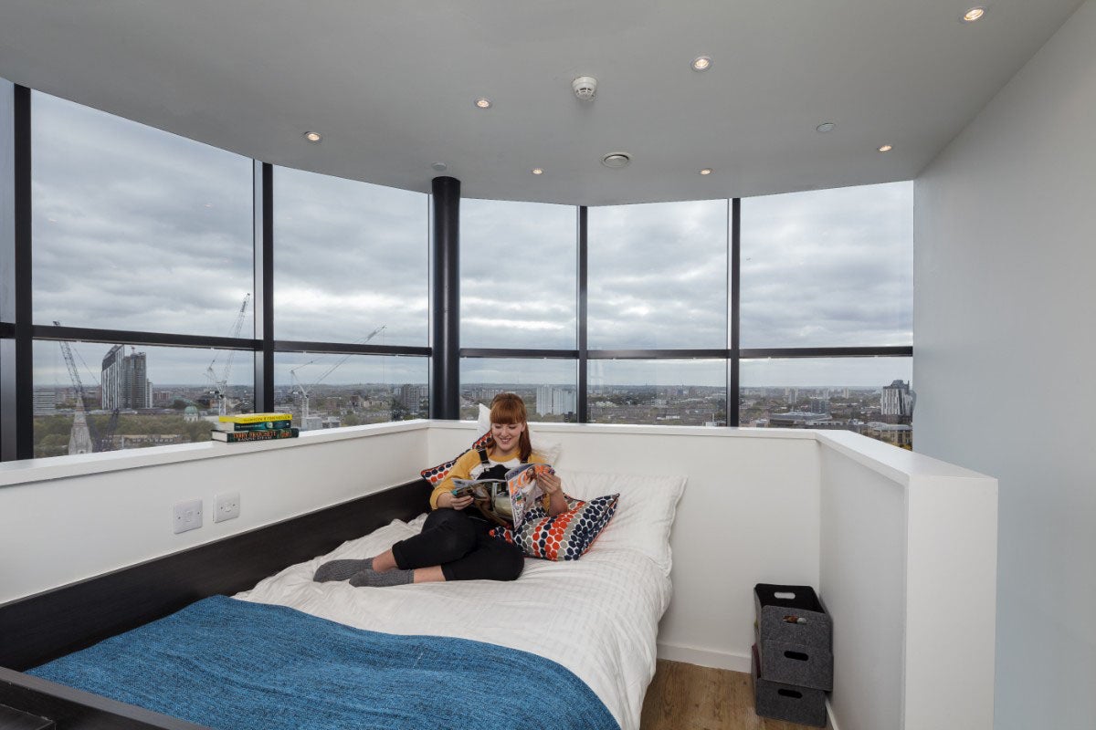 Room Westminster Bridge Road in Greater London