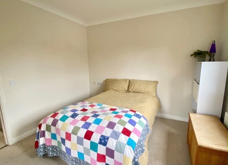 Room Brinkworth Way in Greater London