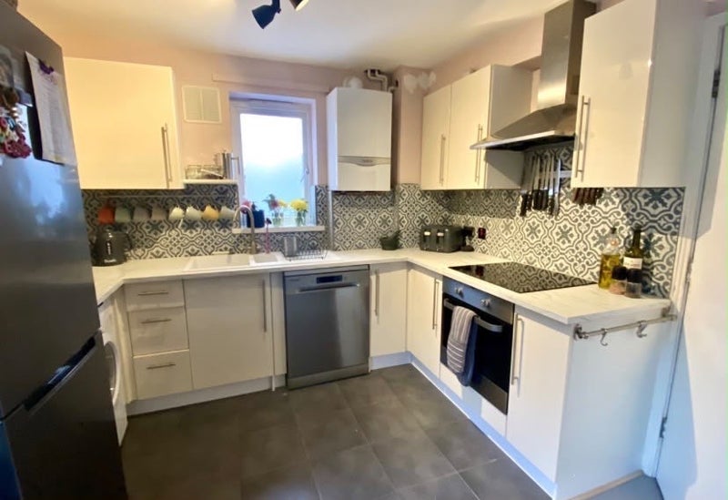 Room Brinkworth Way in Greater London