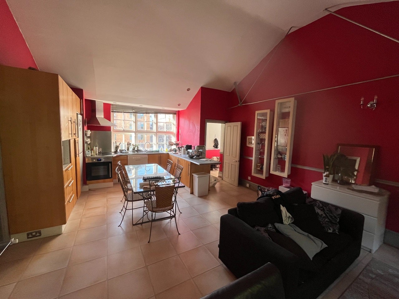 Flat Devonshire Court in Greater London
