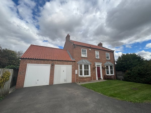 House Watermill Close in North Stainley