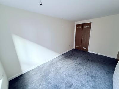 Flat Short Stairs in Nottingham