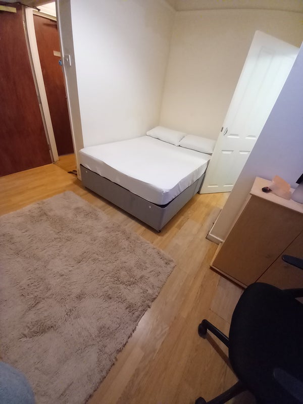 Room Earlham Grove in Greater London