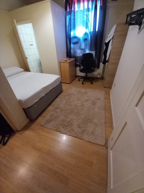 Room Earlham Grove in Greater London