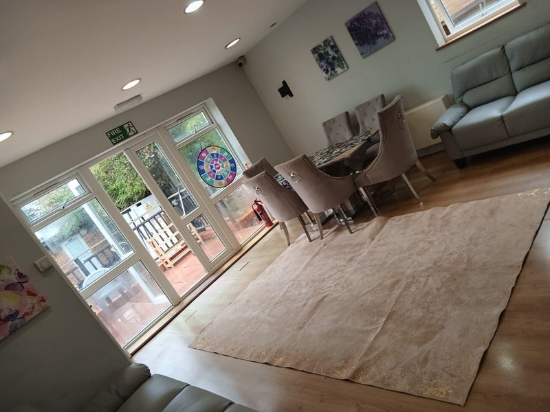 Room Earlham Grove in Greater London