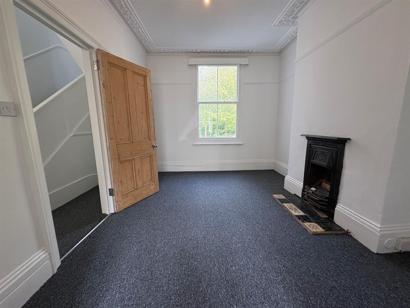 Flat Ditchling Rise in Brighton