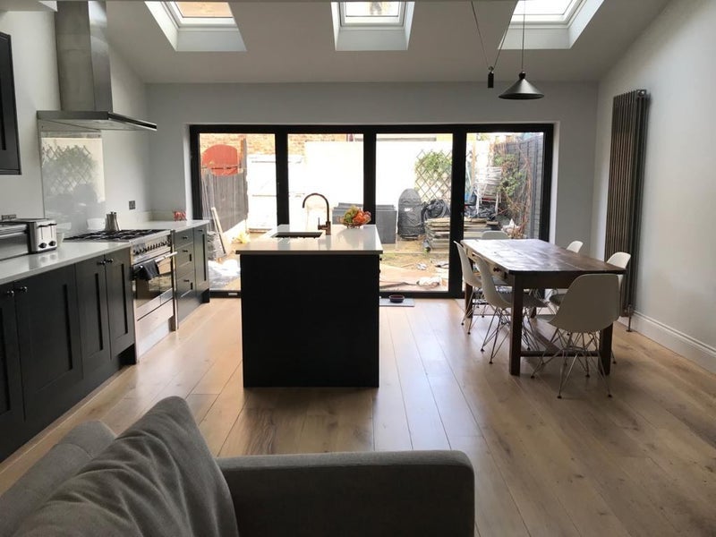 Room Links Road in Greater London