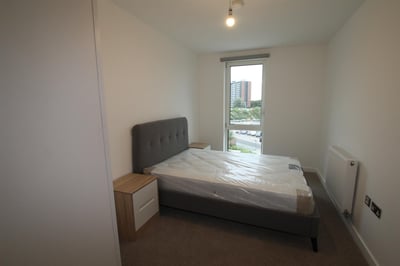 Flat Lockside Lane in Salford