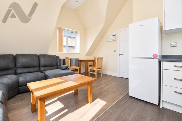 Flat Blackstock Road in Greater London