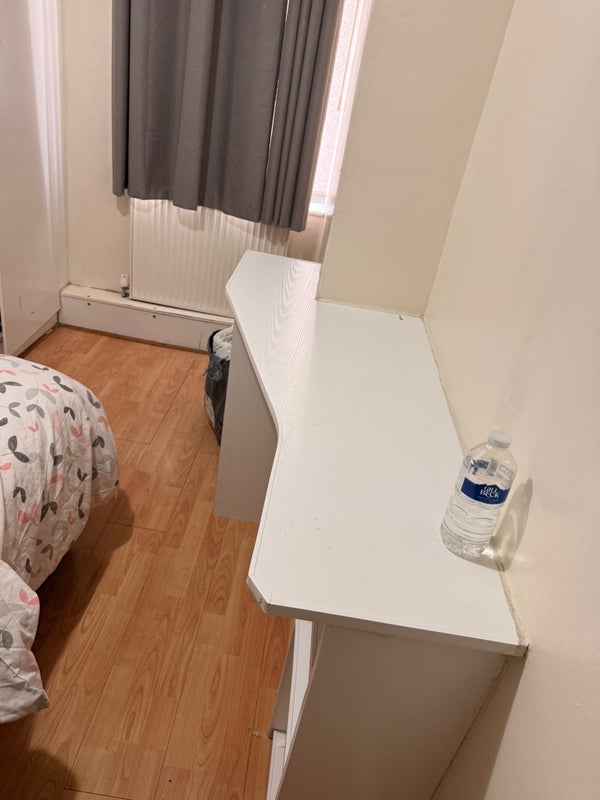 Room Rishworth Drive in Manchester