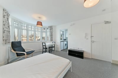 Flat Great West Road in Greater London
