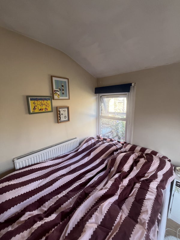 Room Longley Road in Greater London