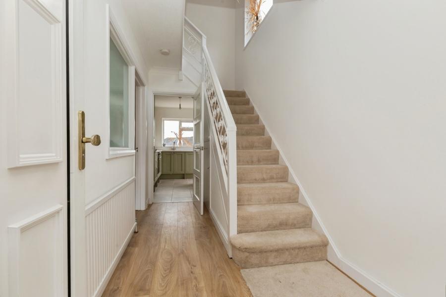 House Kestrel Close in High Wycombe