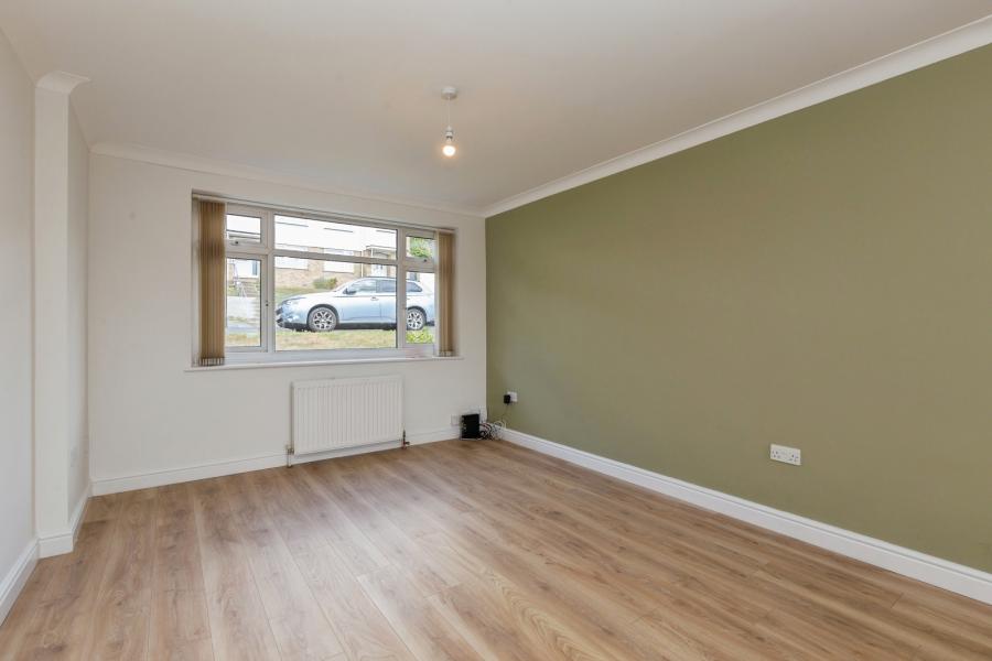 House Kestrel Close in High Wycombe
