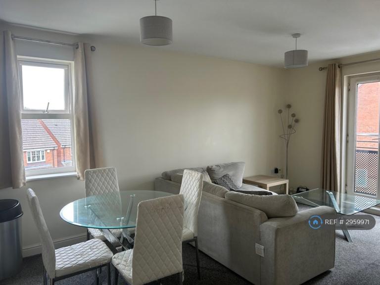 Flat Welland Road in Derby